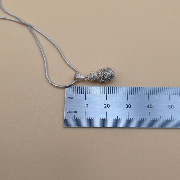 18 Inch Sterling Silver Small Pineapple Fruit Pendant Necklace A4753 - Picture 6 of 7